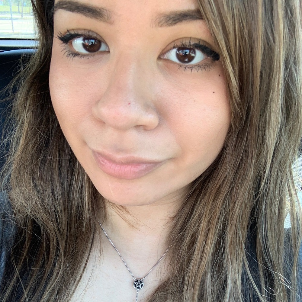 Meet your Posher, Stephany